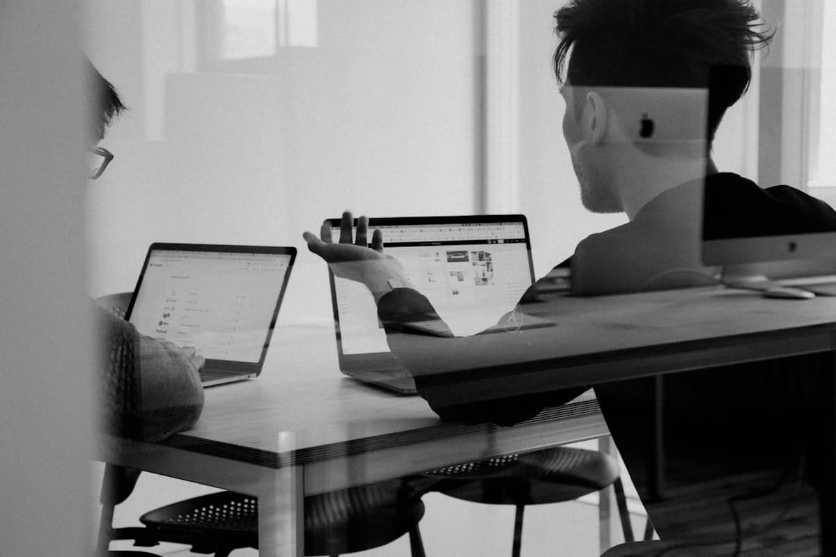 Agent handling multiple customer support channels