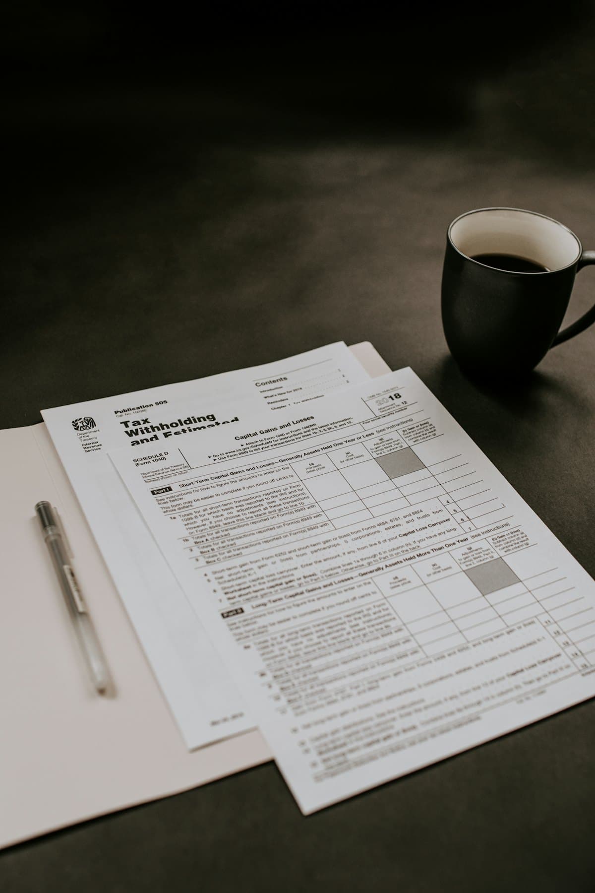Financial accounting support with reports and calculations